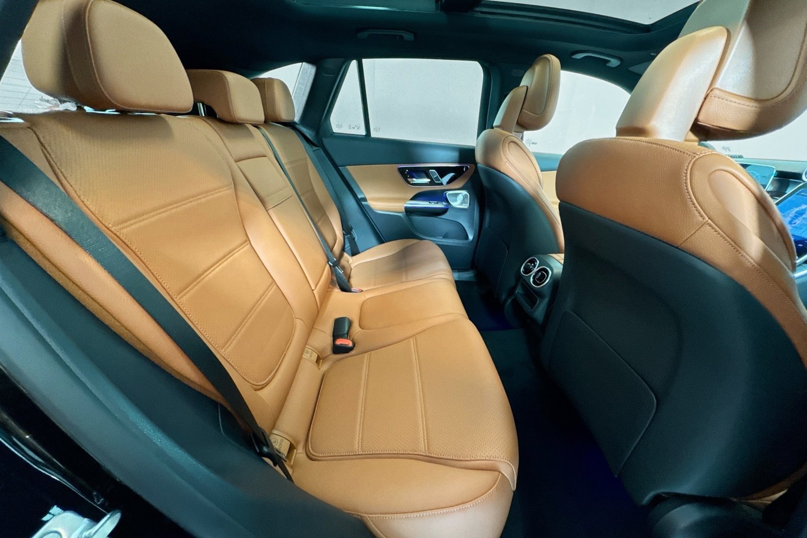New 2026 Black Mercedes-Benz GLC 300 image 25