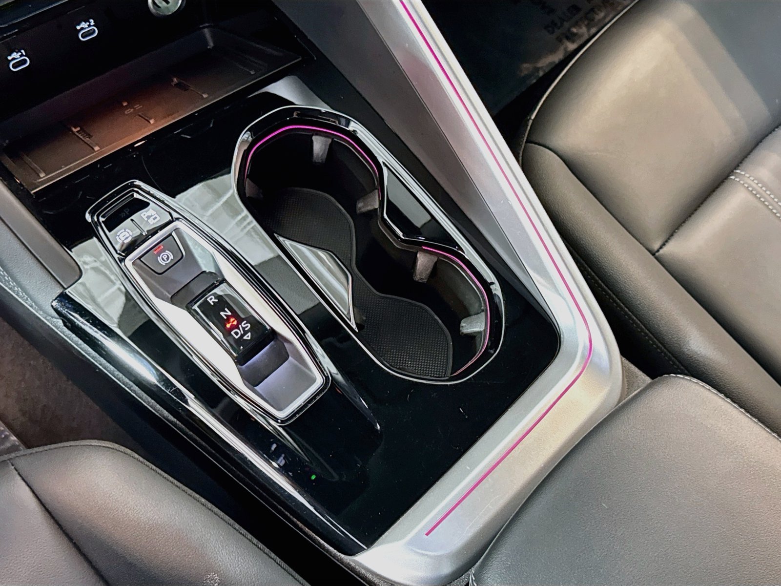 Used 2025 Tambora Gray Audi Premium image 15