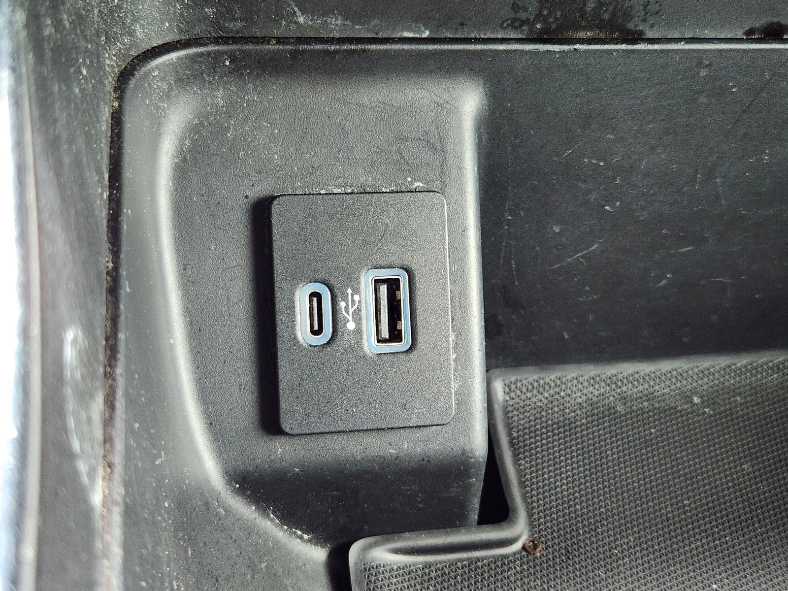 Used 2021 Blue Ford XL image 18