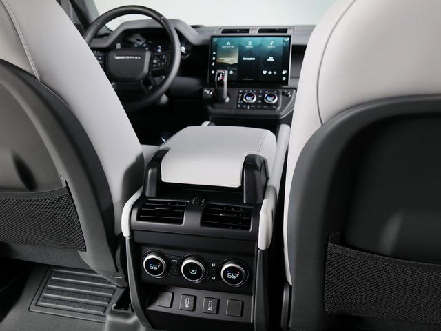 New 2026 Fuji White Land Rover X-Dynamic SE image 22