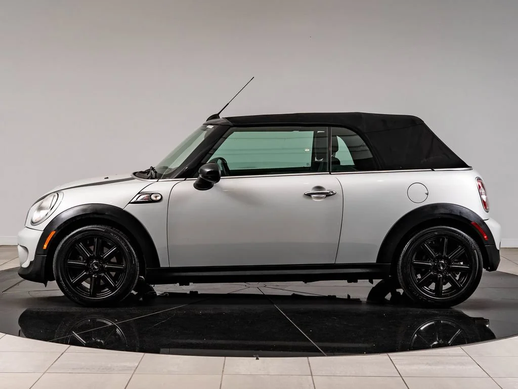 Used 2014 White Silver MINI  image 5