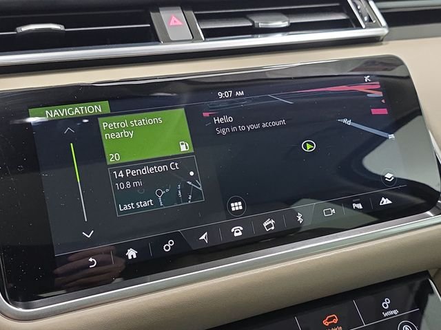 Used 2018 Fuji White Land Rover SE R-Dynamic image 22