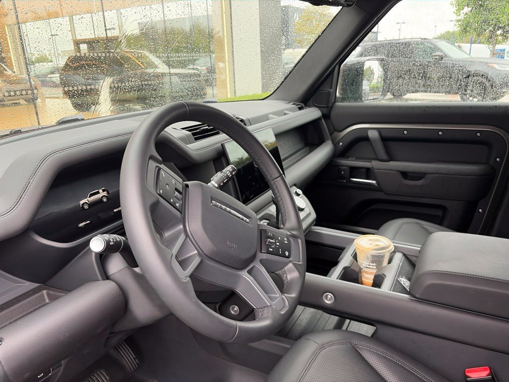 Certified Used 2025 Silicon Silver Premium Metallic Land Rover S image 14