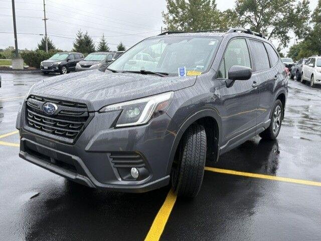 Used 2022 Magnetite Gray Metallic Subaru Premium image 6