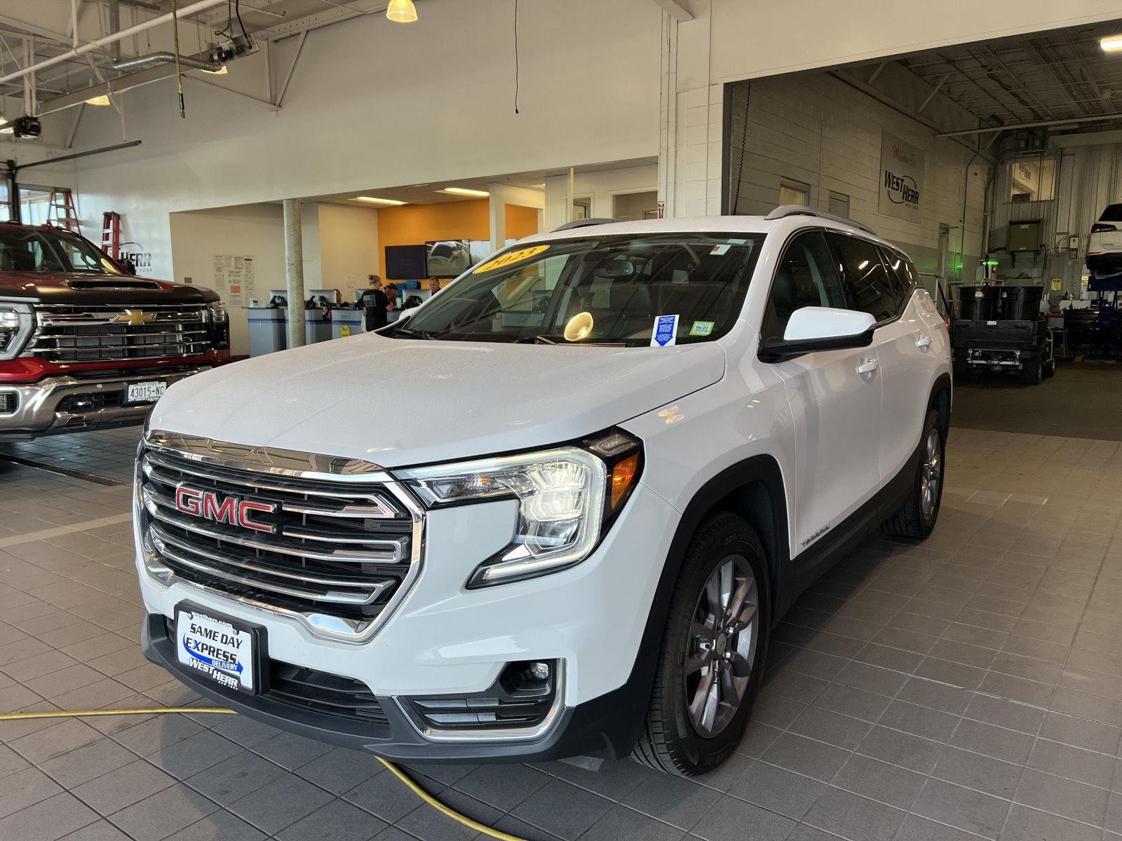 Used 2023 Summit White GMC SLT image 4