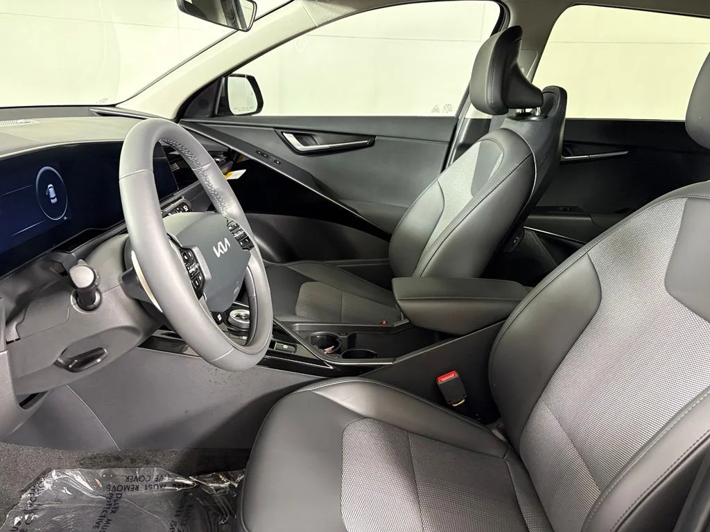 New 2026 Steel Gray Kia WIND image 21