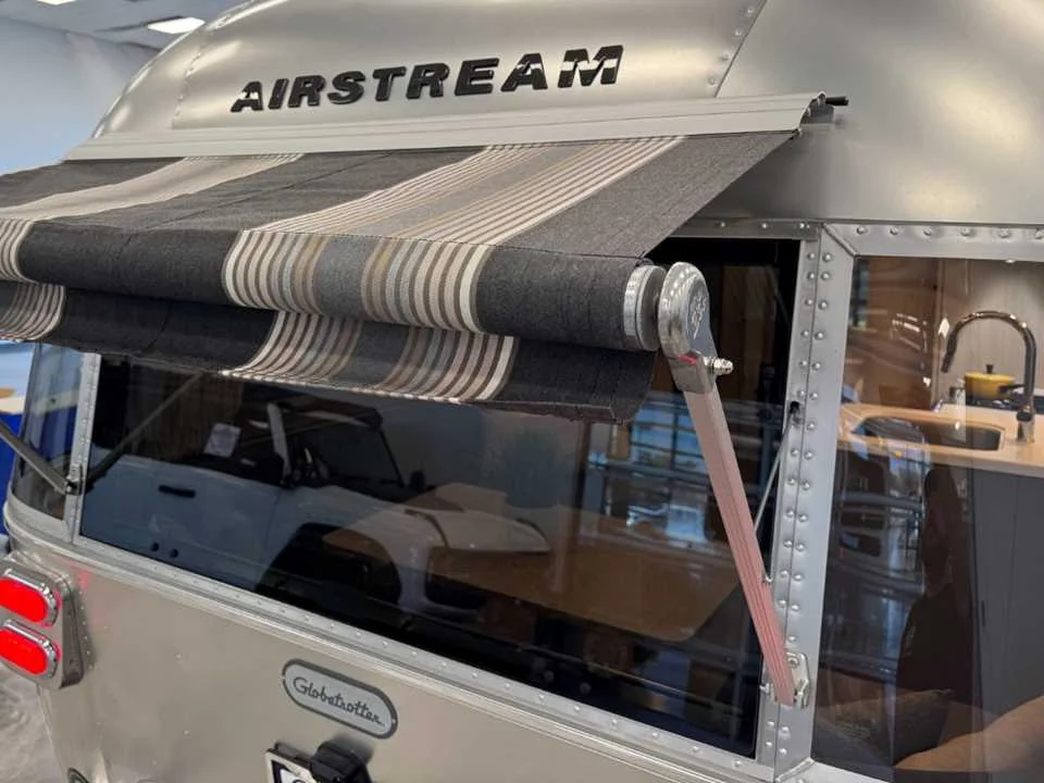 New 2027 SILVER AIRSTREAM  image 9