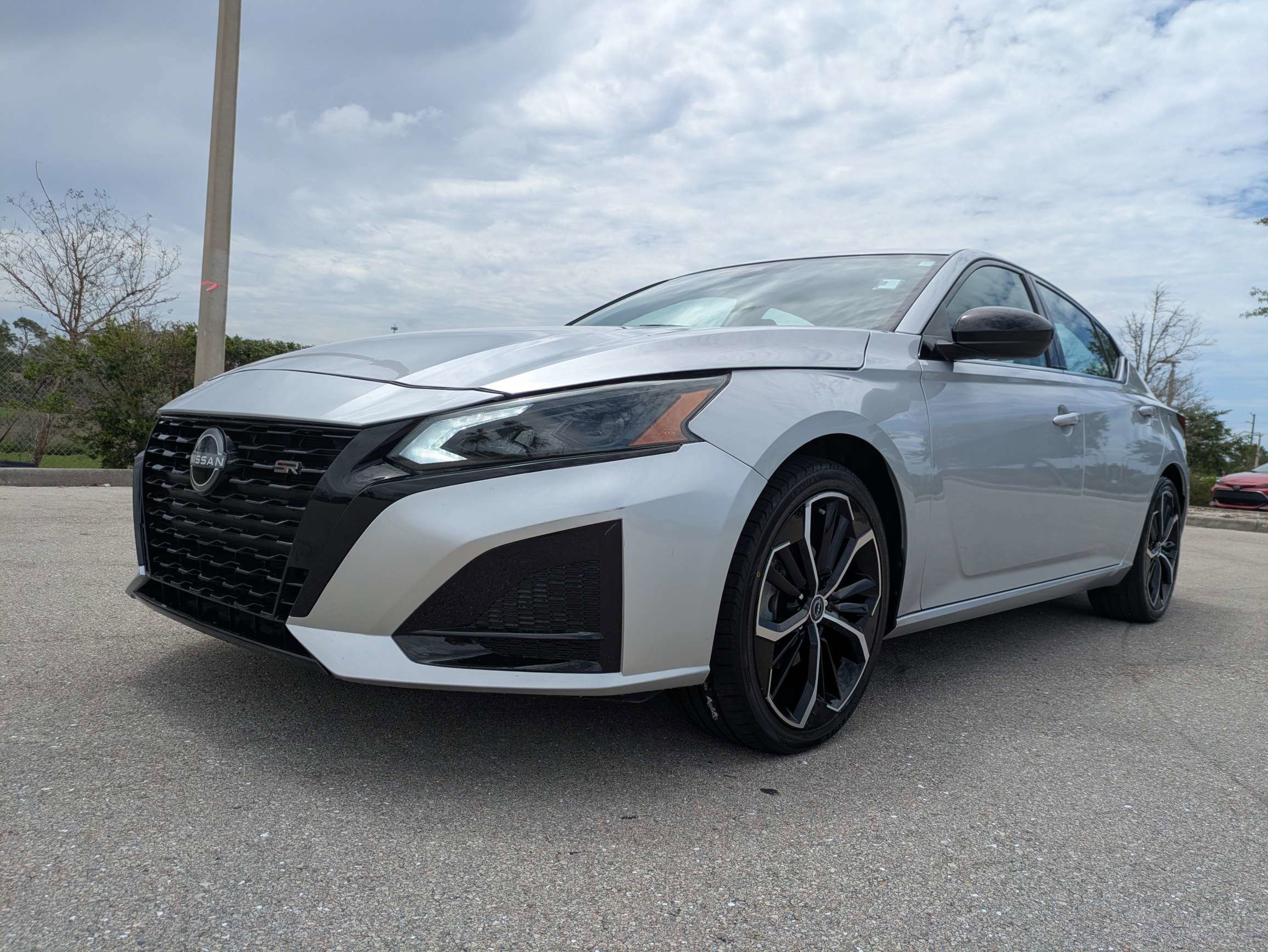 2023 Nissan Altima SR - Photo 9