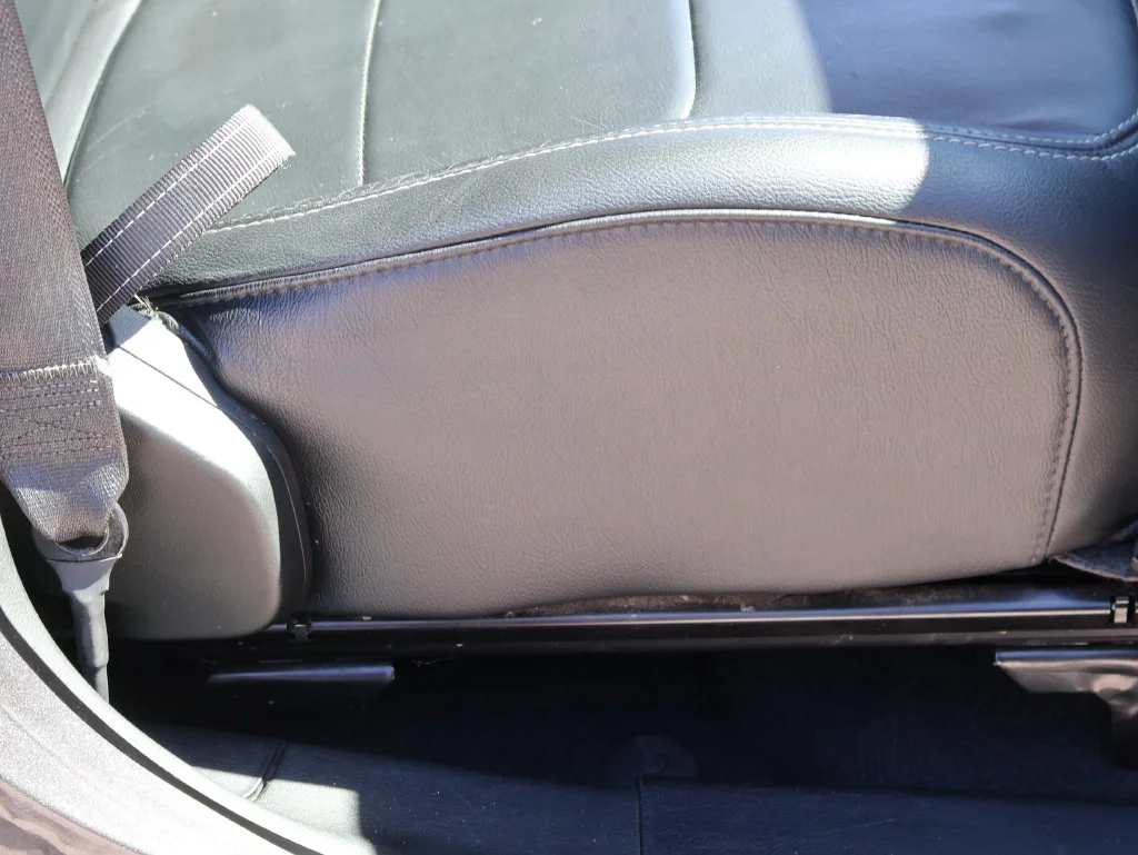Used 2018 Gray Jeep Unlimited Sahara image 9