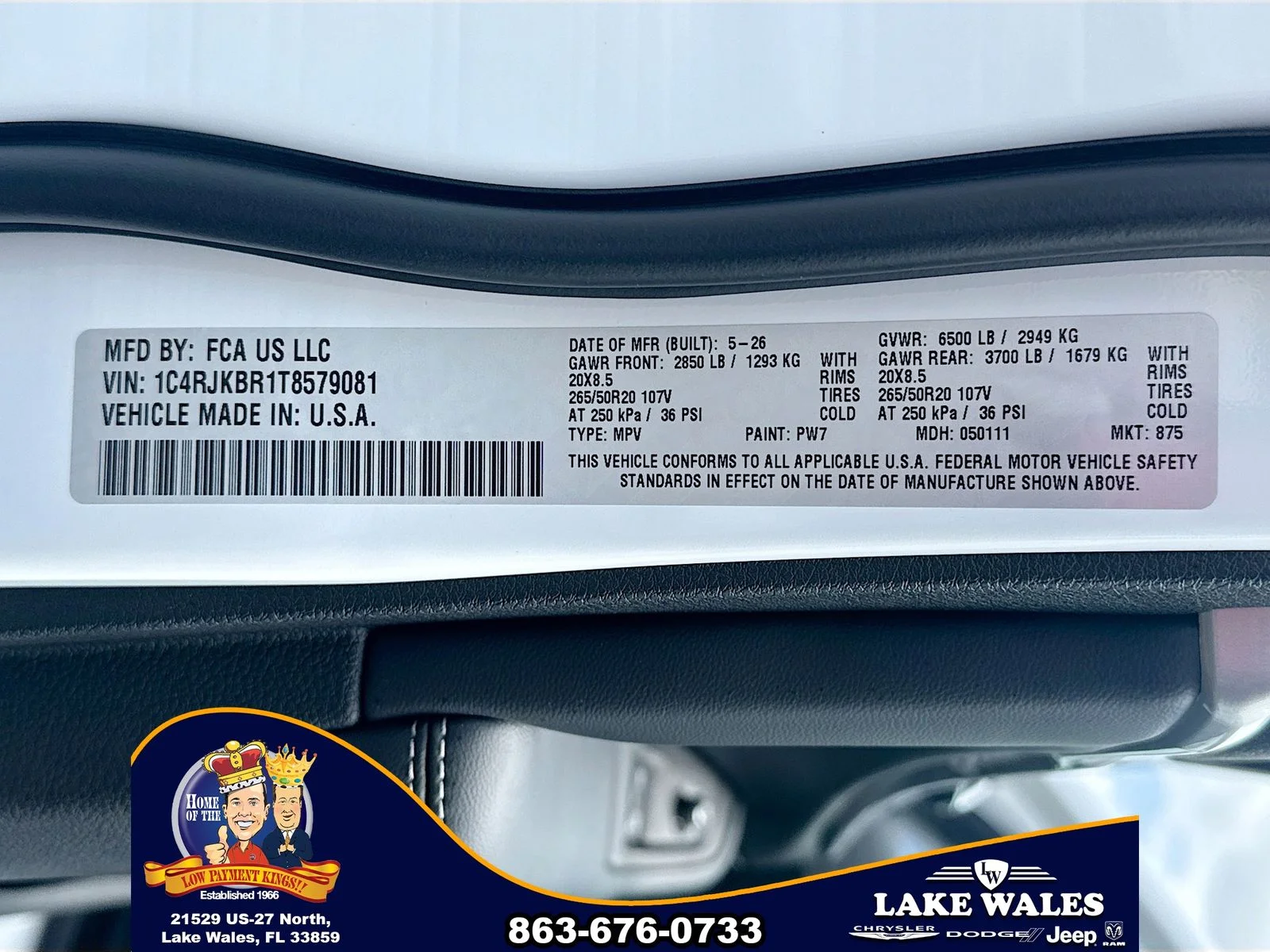 New 2026 Bright White Clear-Coat Exterior Paint Jeep Limited image 32
