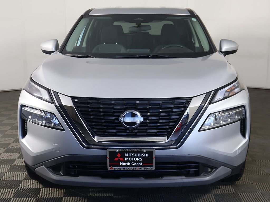Used 2023 Silver Nissan SV image 10