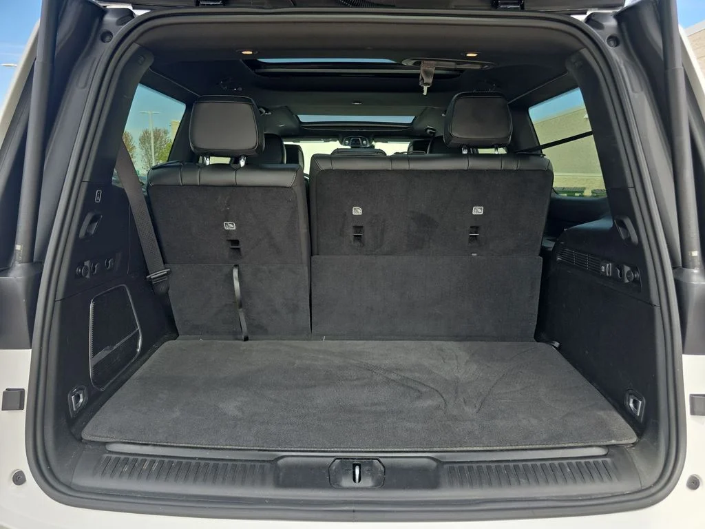 Used 2023 White Jeep Base image 34