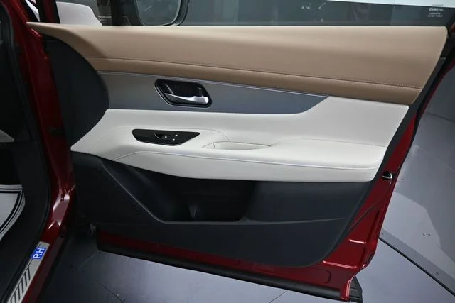 New 2026 Scarlet Ember Tintcoat Nissan Platinum image 11