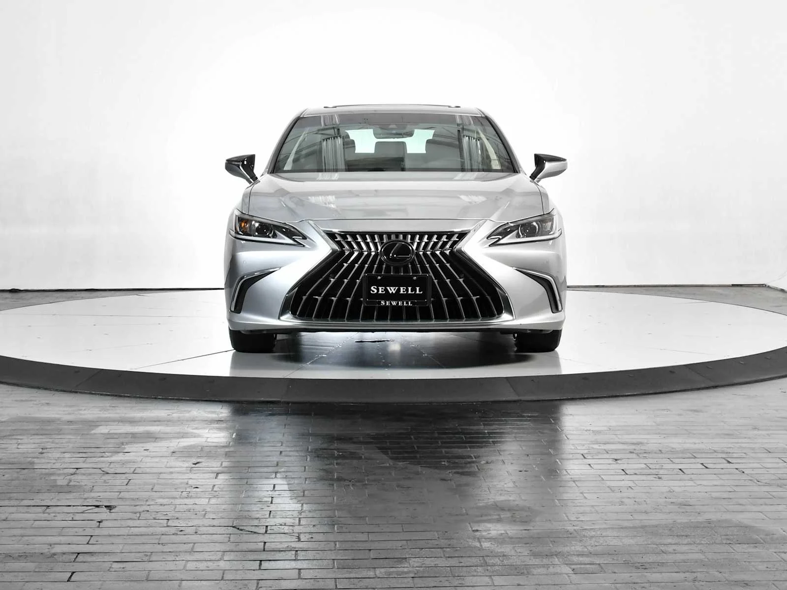 Certified Used 2024 IRIDIUM Lexus  image 8