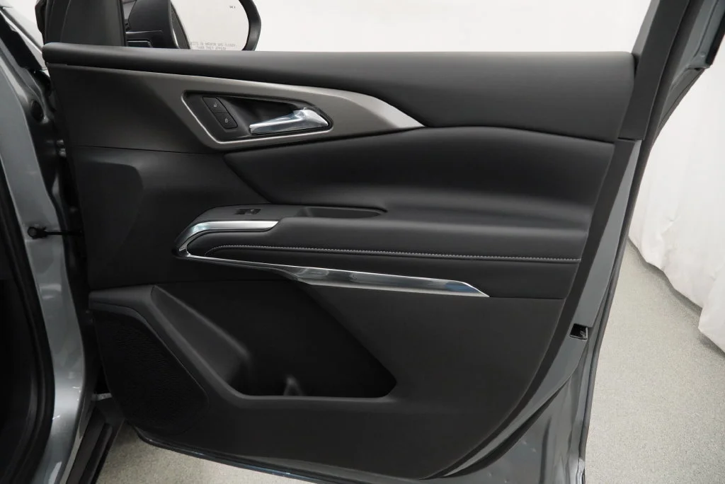 New 2027 Sterling Gray Metallic Chevrolet LT image 36