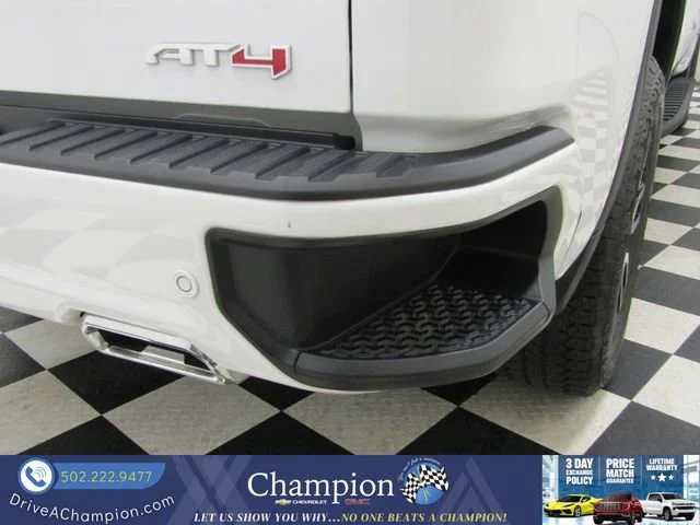 Used 2025 Summit White GMC AT4 image 18