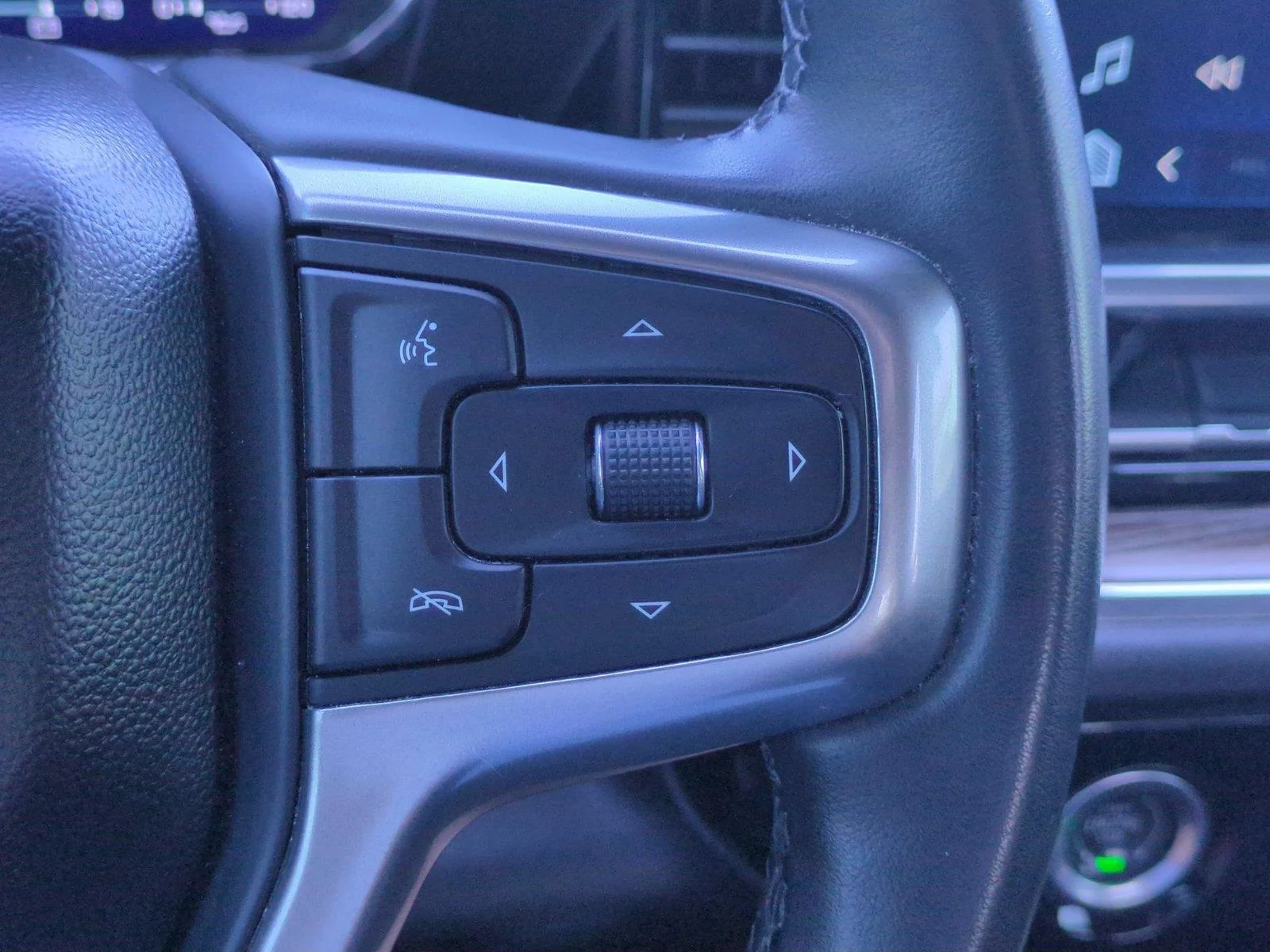Used 2023 Summit White Chevrolet LT image 20