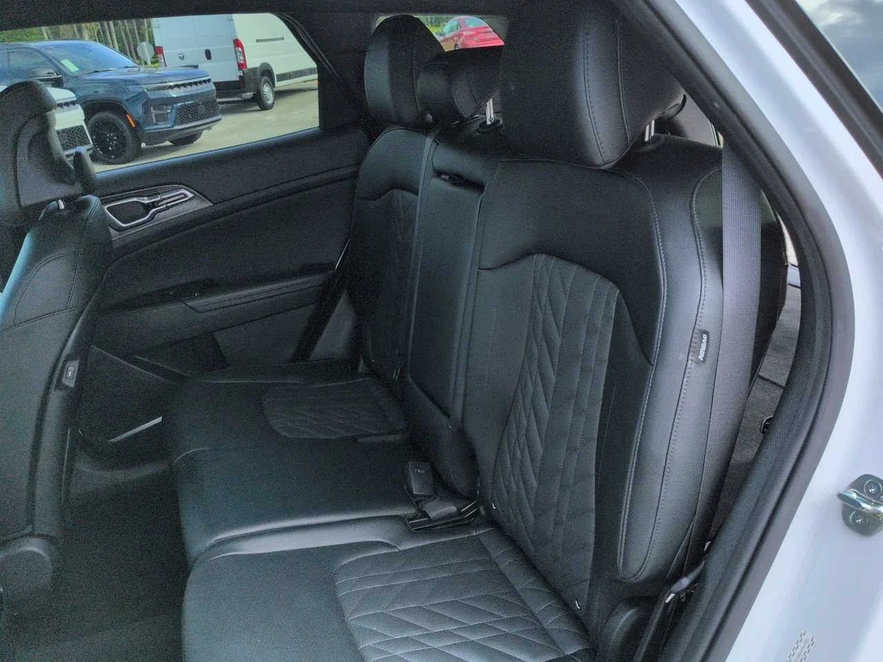 Used 2024 White Pearl Kia X-Line image 13