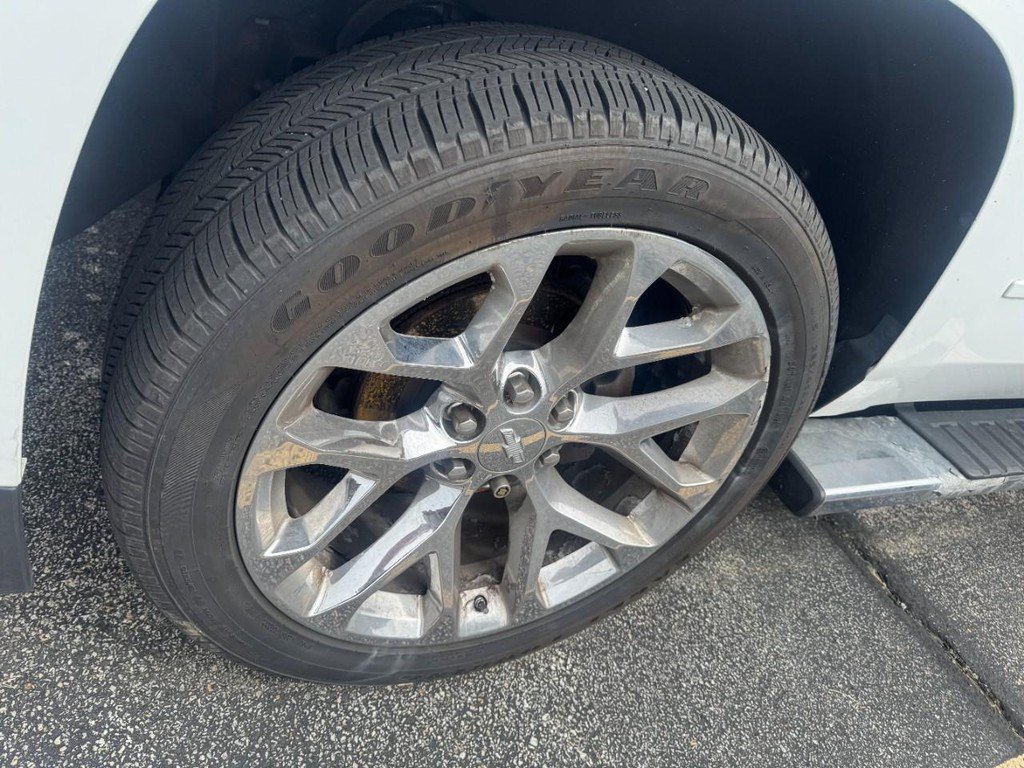 Used 2018 White Chevrolet Premier image 3