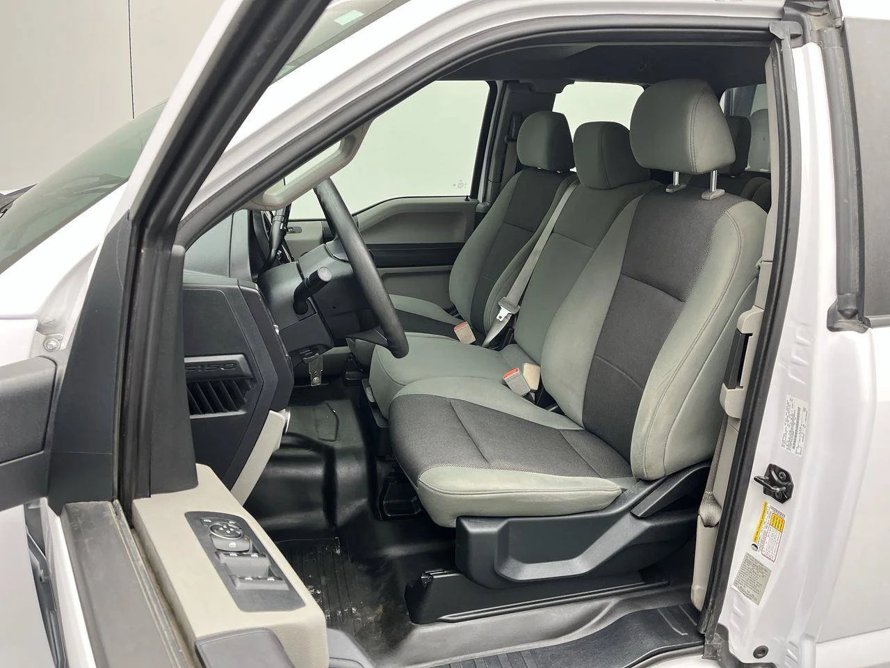 Used 2020 White Ford XL image 8