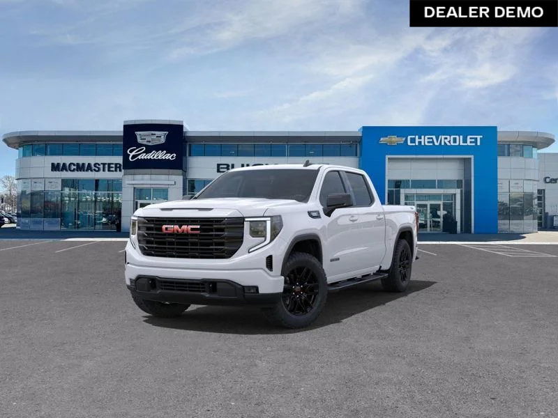 Used 2025  GMC Elevation image 8