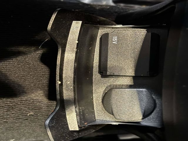 2021 Mercedes-Benz GLC GLC300 - Photo 11