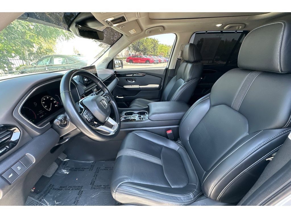 Used 2025 Platinum White Pearl Honda Touring image 10