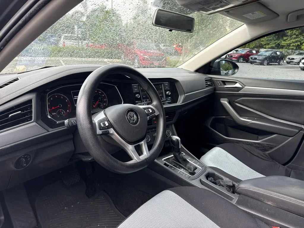 Used 2019 Platinum Gray Metallic Volkswagen 1.4T S image 21