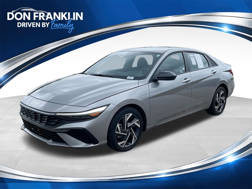 Used 2025 Silver Hyundai SEL Sport image 1
