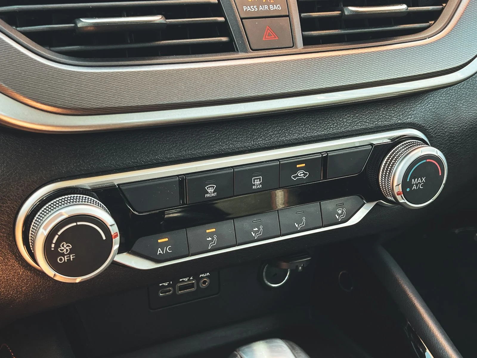2025 Nissan Altima SR - Photo 23