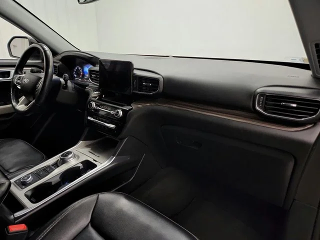 Used 2021 Black Ford Limited image 36