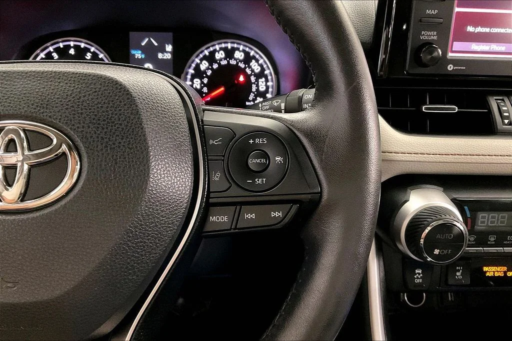Used 2022 Blue Toyota XLE Premium image 23