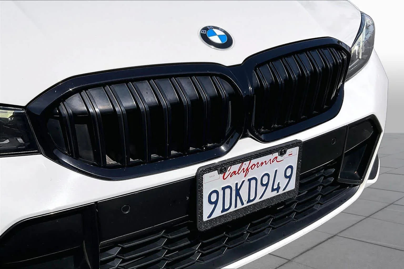 Used 2023 Alpine White BMW 330i image 29