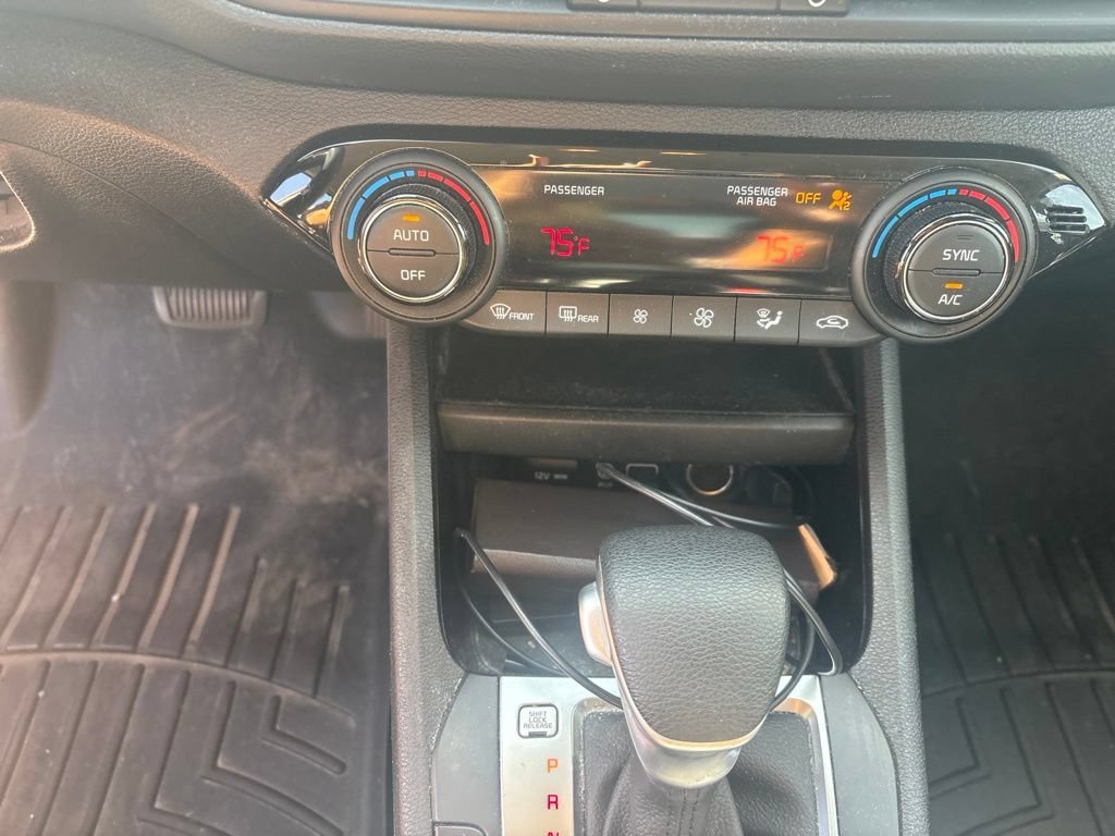 Used 2019 Silky Silver Kia LXS image 8