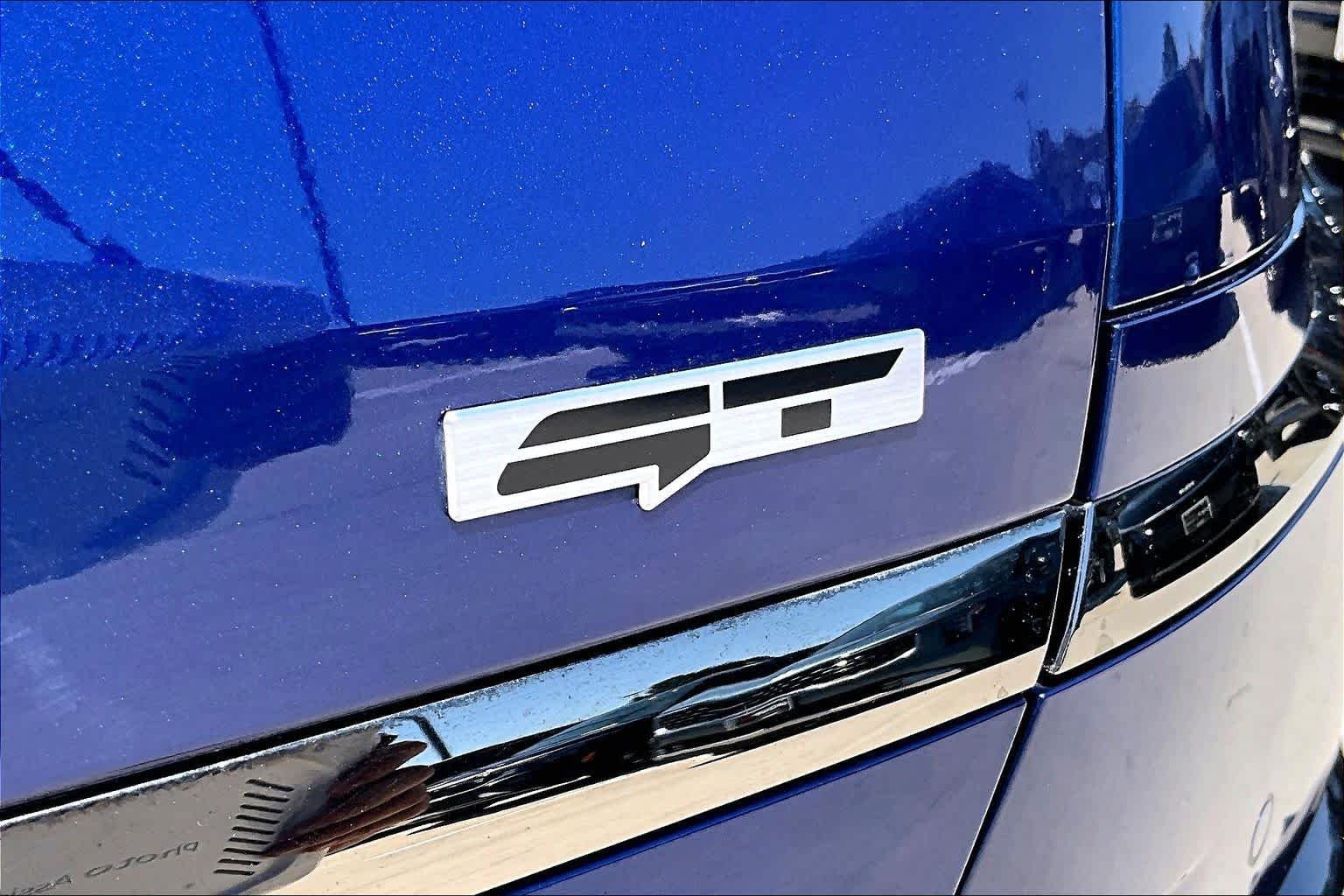 Used 2023 Yacht Blue Kia GT image 9