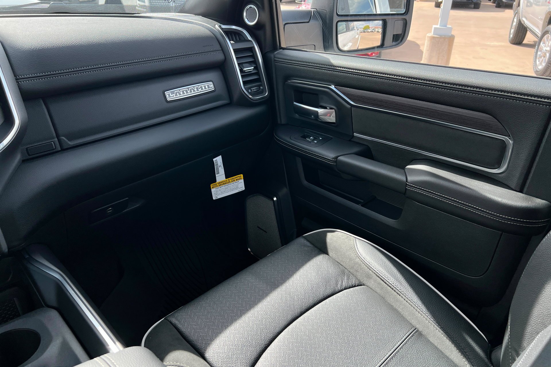 New 2027 Bright White Clear-Coat Exterior Paint RAM Laramie image 11