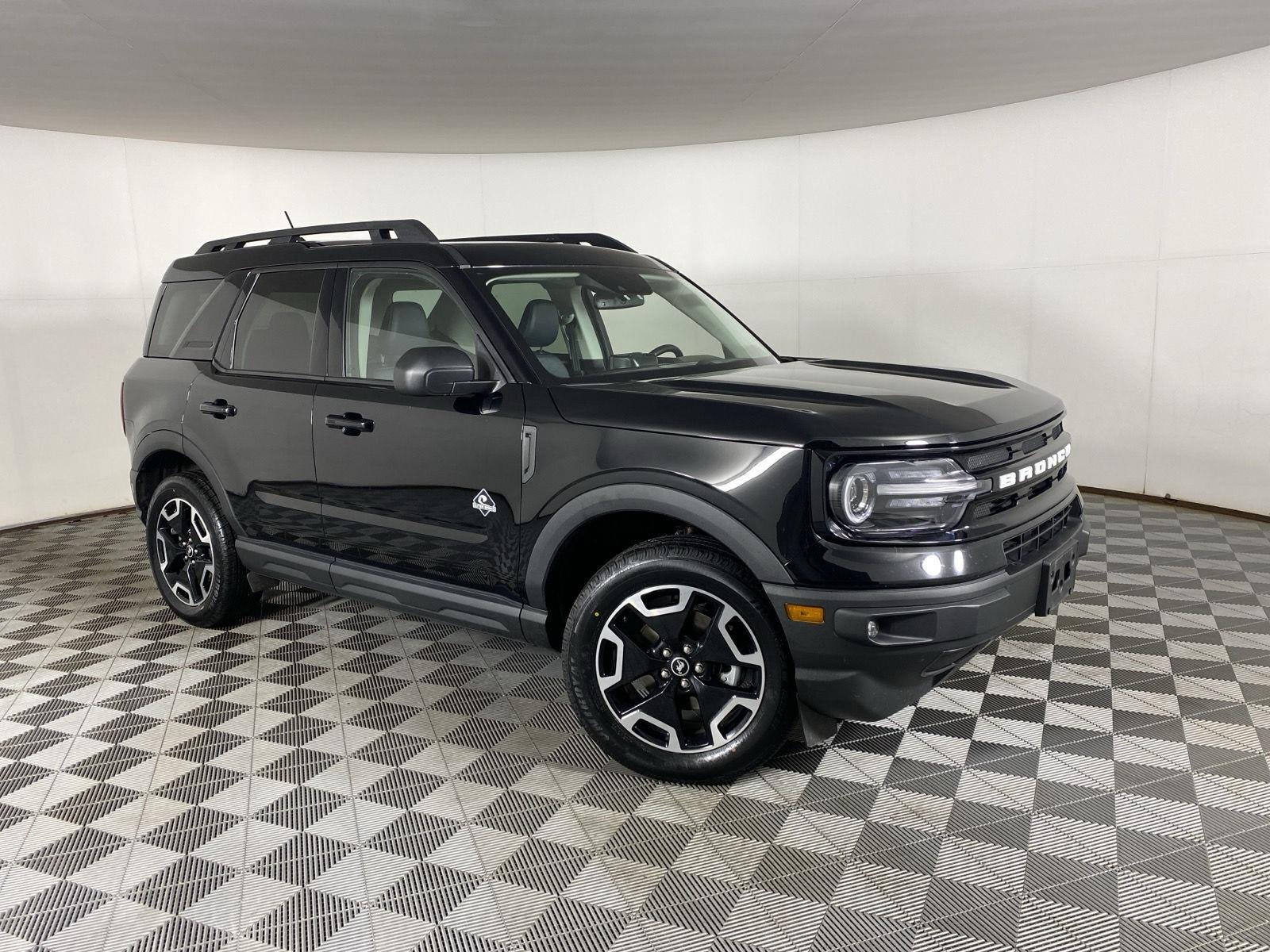 Used 2023 Shadow Black Ford Outer Banks image 11