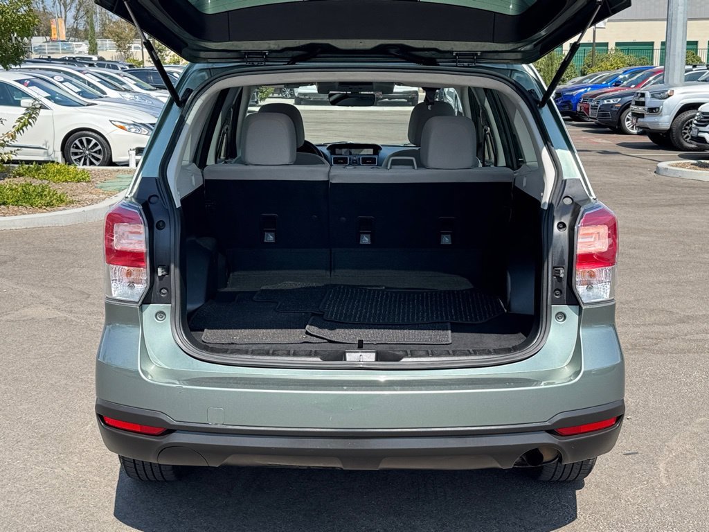 Used 2018 Green Metallic Subaru 2.5i Premium image 22