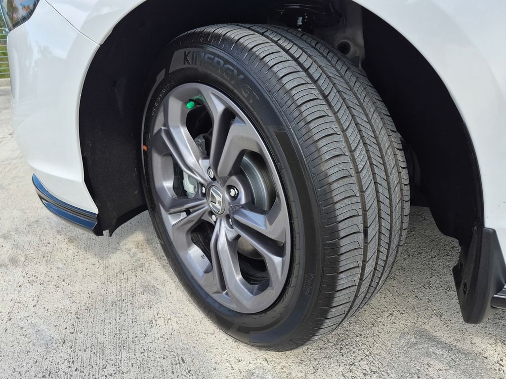2026 Honda Accord Hybrid EX-L - Photo 9