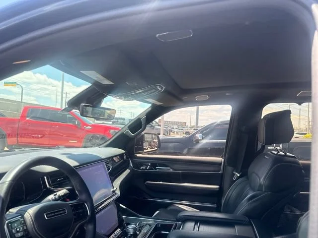 Used 2023 Brown Jeep Obsidian 4x4 image 5