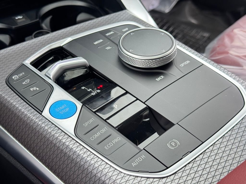 New 2026 Black Sapphire Metallic BMW xDrive40 image 12