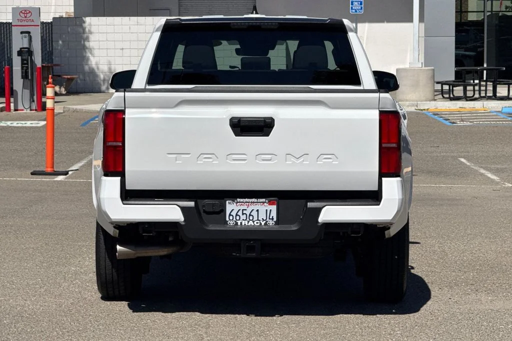 Used 2025 White Toyota SR5 image 7