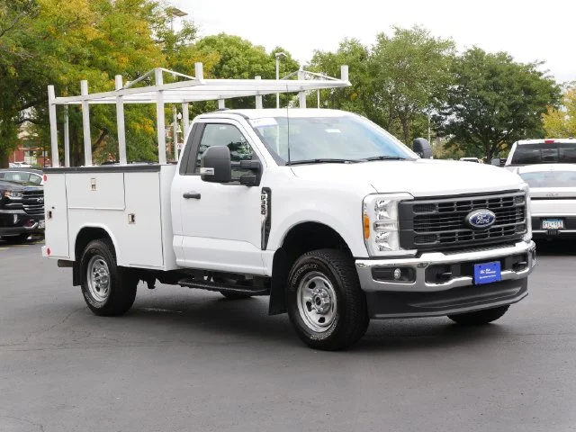 Used 2023 White Ford XL image 1