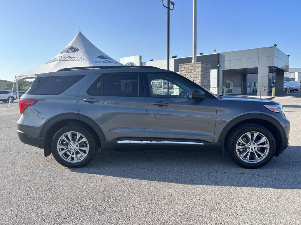 Certified Used 2022 Gray Metallic Ford XLT image 3