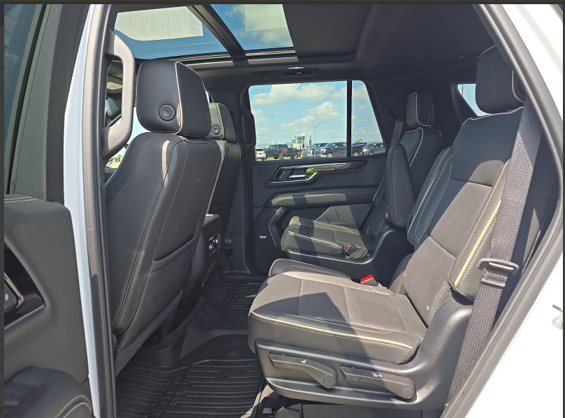 Used 2025 White GMC Elevation image 5