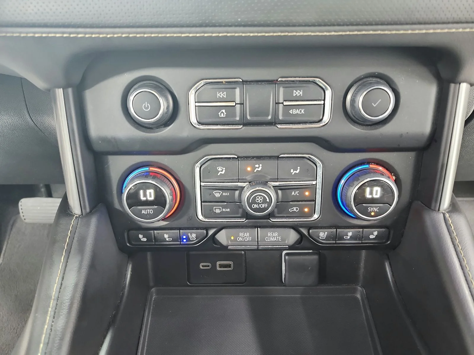 Used 2023 Silver Sage Metallic Chevrolet Premier image 32