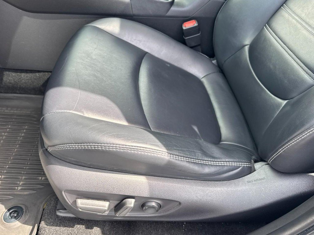 Used 2020 Silver Toyota XLE Premium image 15