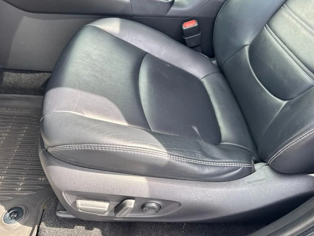 Used 2020 Silver Toyota XLE Premium image 15
