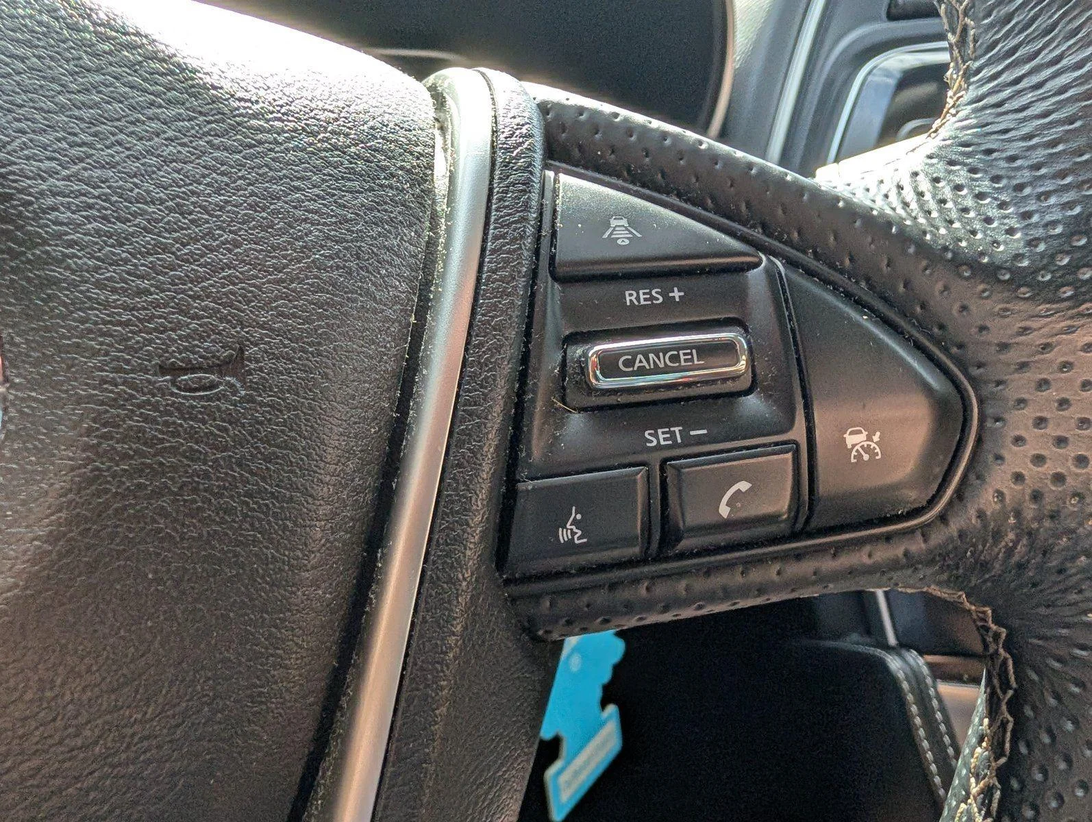 Used 2019 Super Black Nissan Platinum image 24