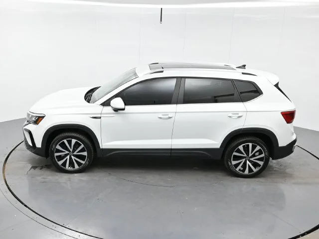 Used 2022 Pure White [white Volkswagen SE image 35